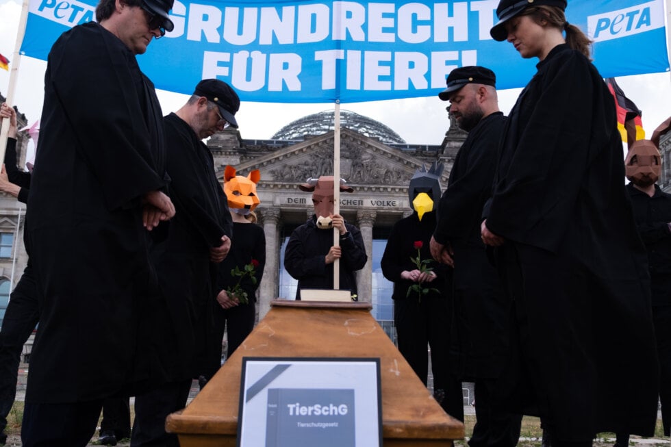 Aktive tragen das Tierschutzgesetz zu Grabe